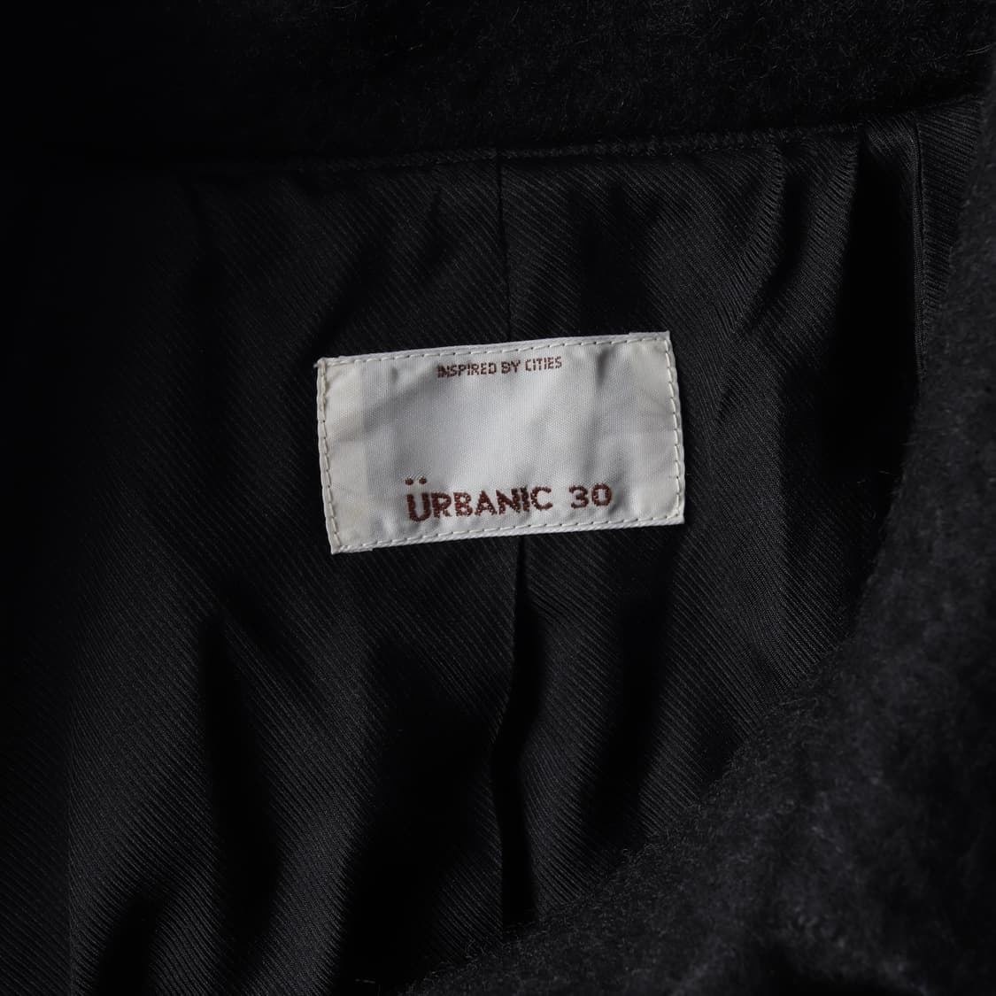 얼바닉 울100% 블랙 골드버튼 싱글 롱 코트
 상품이미지7