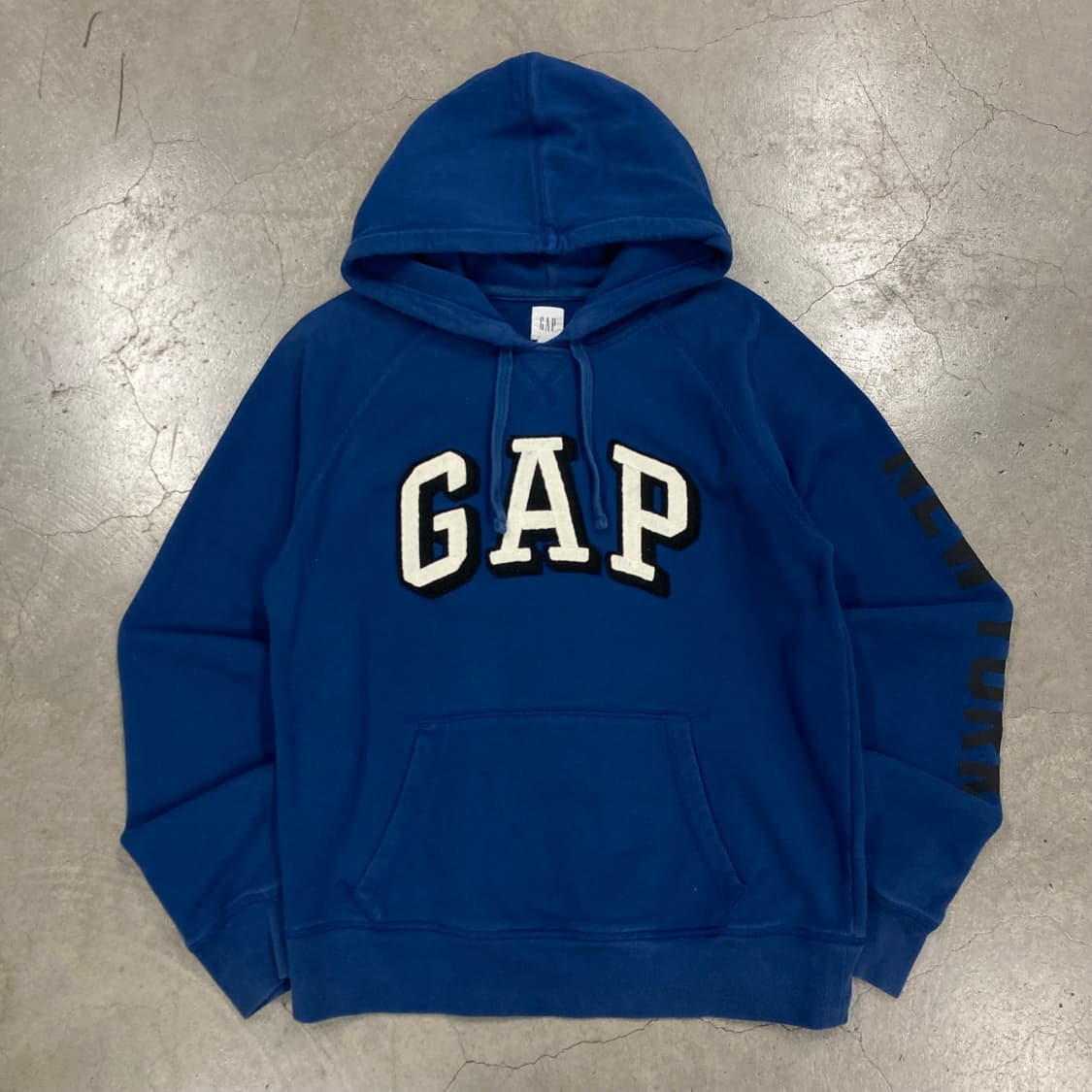 GAP 블루 컬러 뉴욕 스펠아웃 후드티 상품이미지1