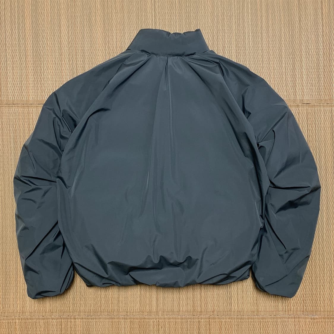 포스트아카이브팩션 7.0 다운 라이트 차콜 상품이미지2