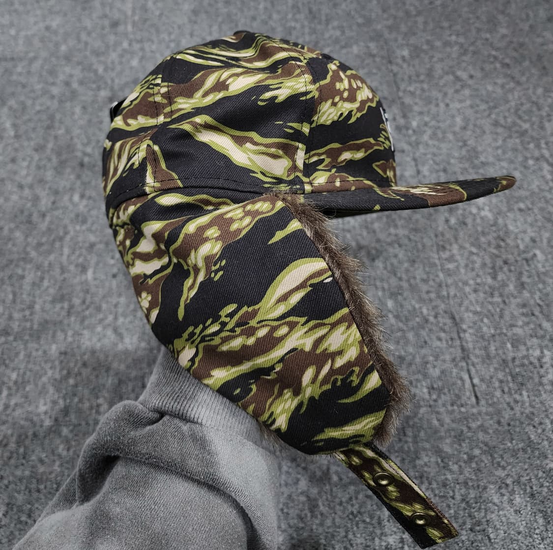 뉴에라 타이거 카모플라쥬 트루퍼햇 플랩캡 모자 57.7cm 상품이미지4