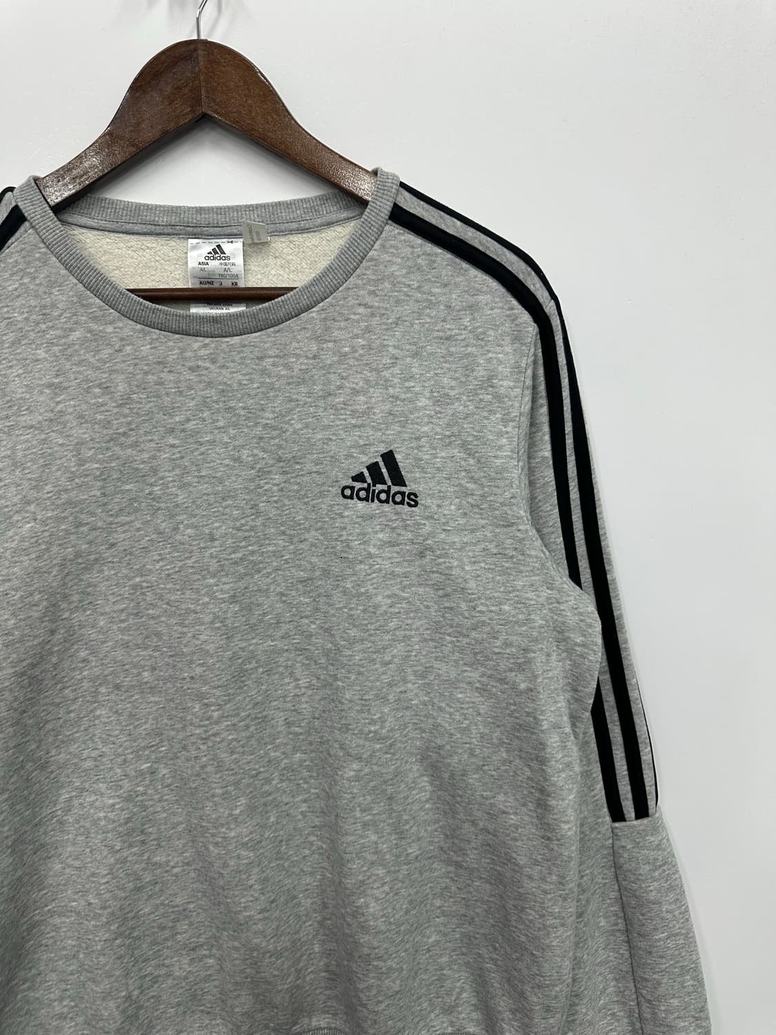 아디다스 그레이 검정 마샬아츠 맨투맨 상품이미지3