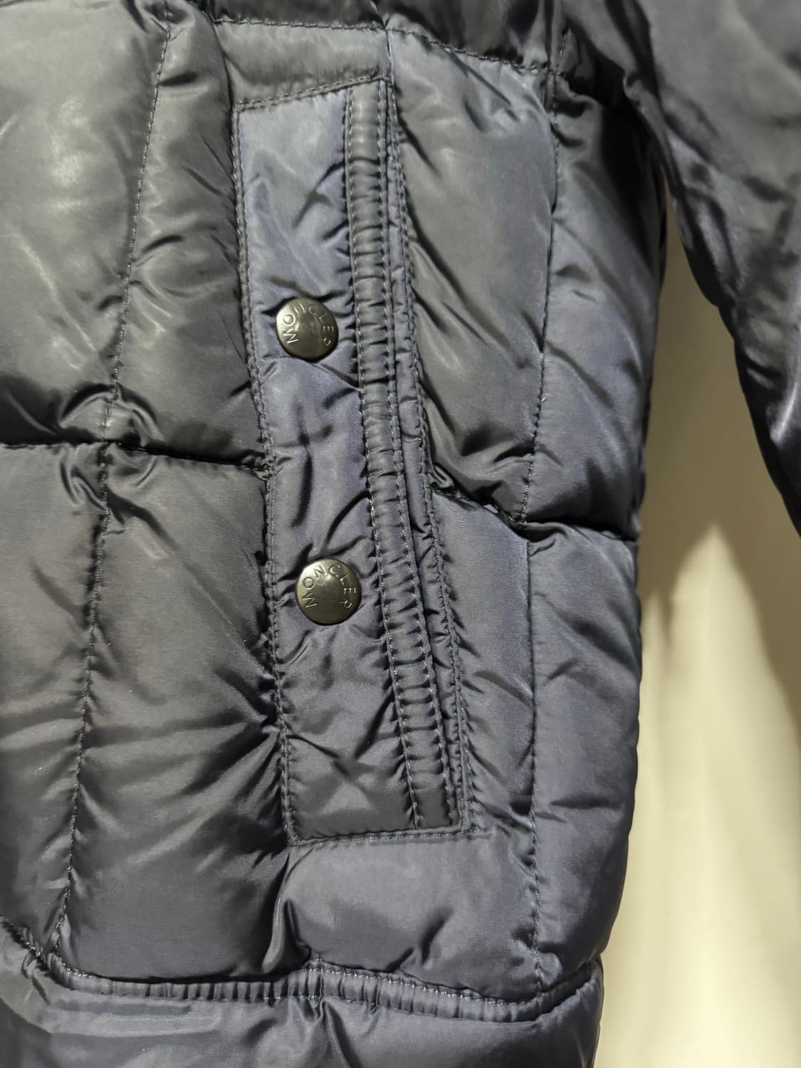 2 몽클레어 버질 떡볶이 단추 패딩 상품이미지5