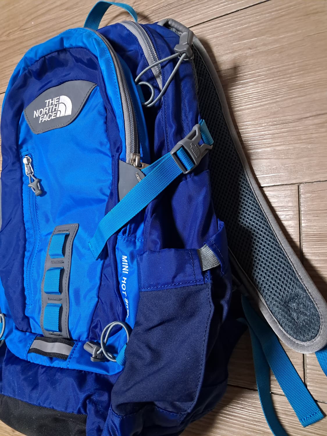 노스페이스 배낭 22L 상품이미지3