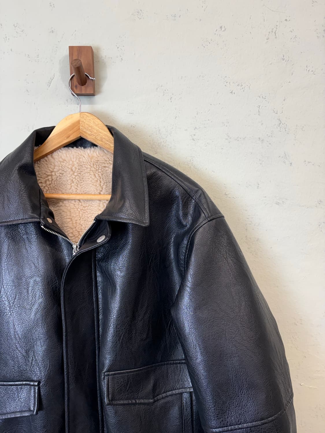 라퍼지스토어 히든 레더 무스탕 봄버 자켓 상품이미지2