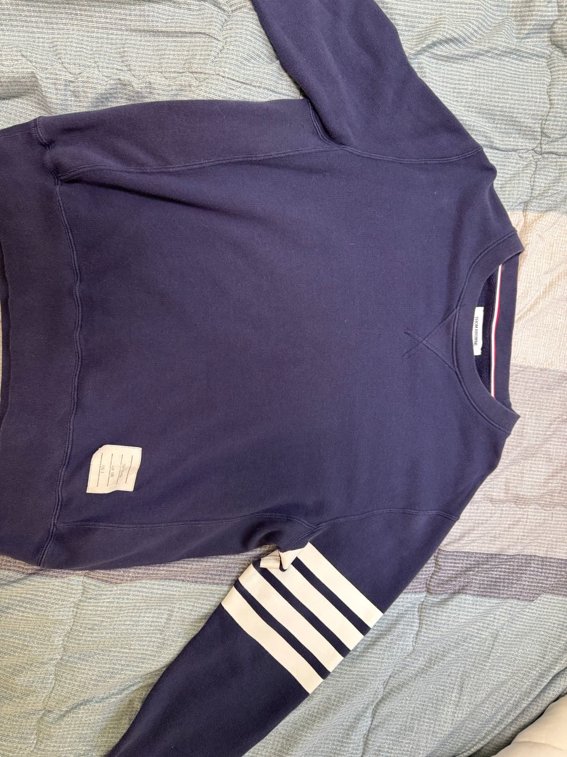 톰브라운 맨투맨 네이비 상품이미지1