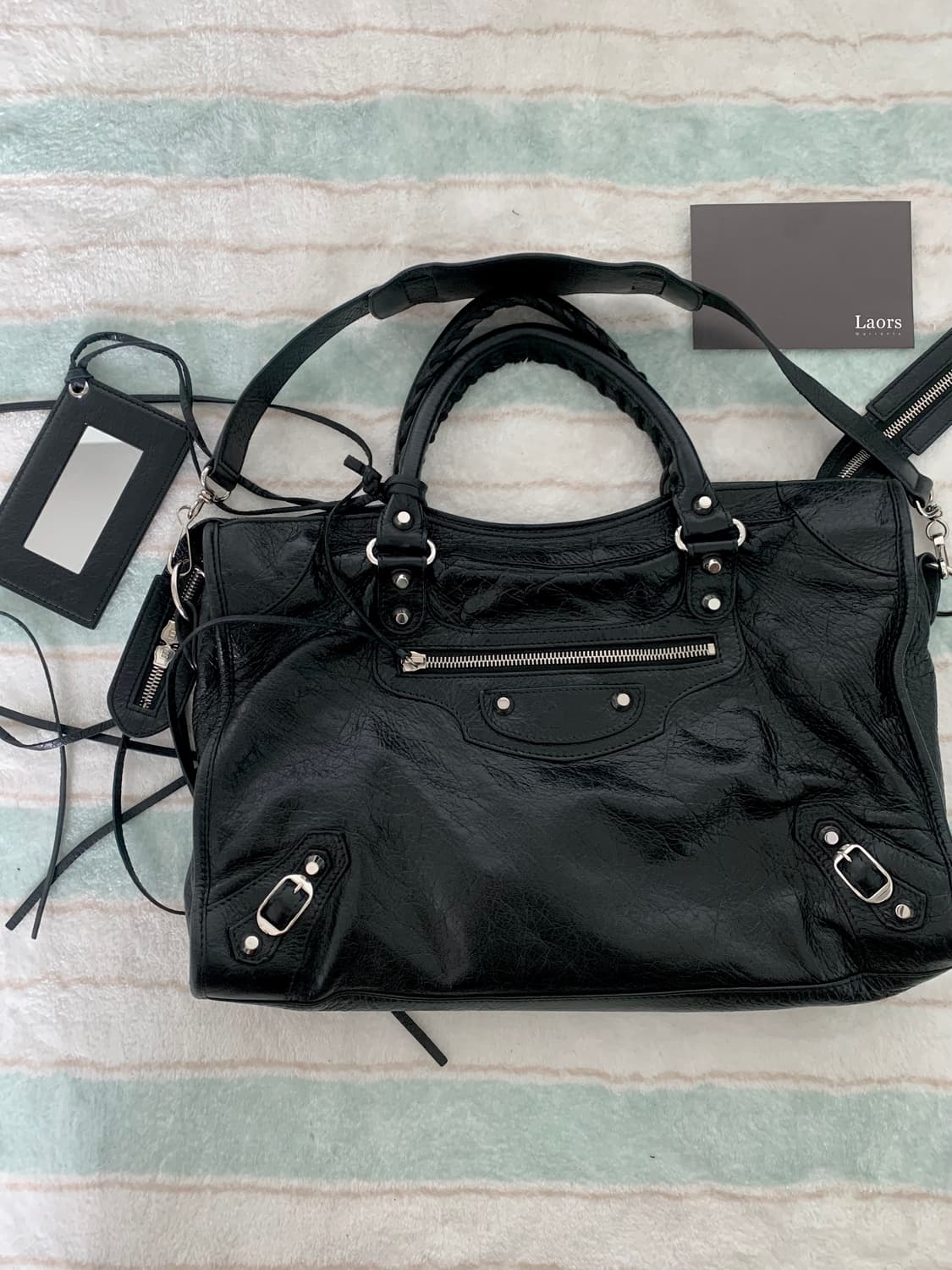 발렌시아가 모터백 시티백 미듐 블랙 은장 상품이미지1