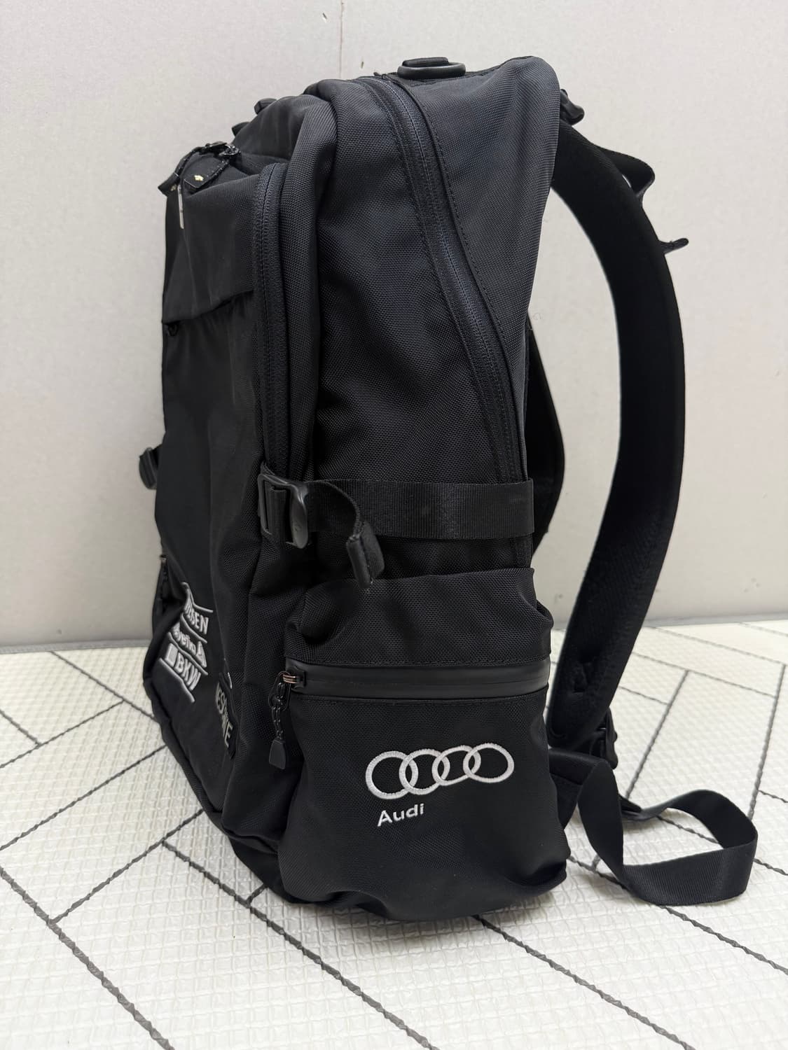 데상트 아우디 스키팀 백팩 블랙 상품이미지3