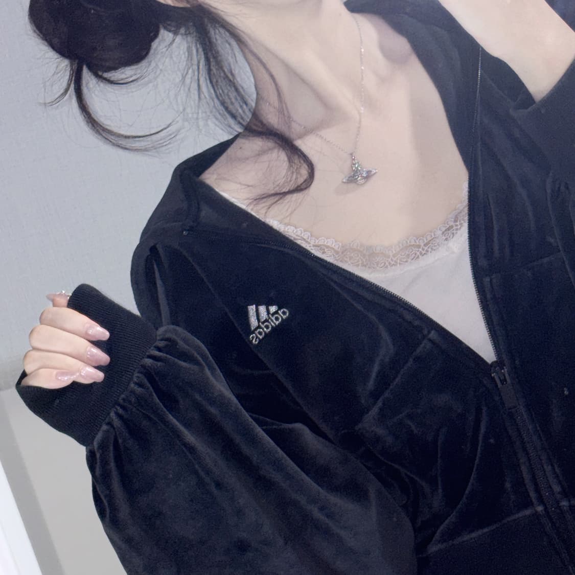 아디다스 블랙 벨벳 트레이닝 크롭 집업 m 상품이미지2