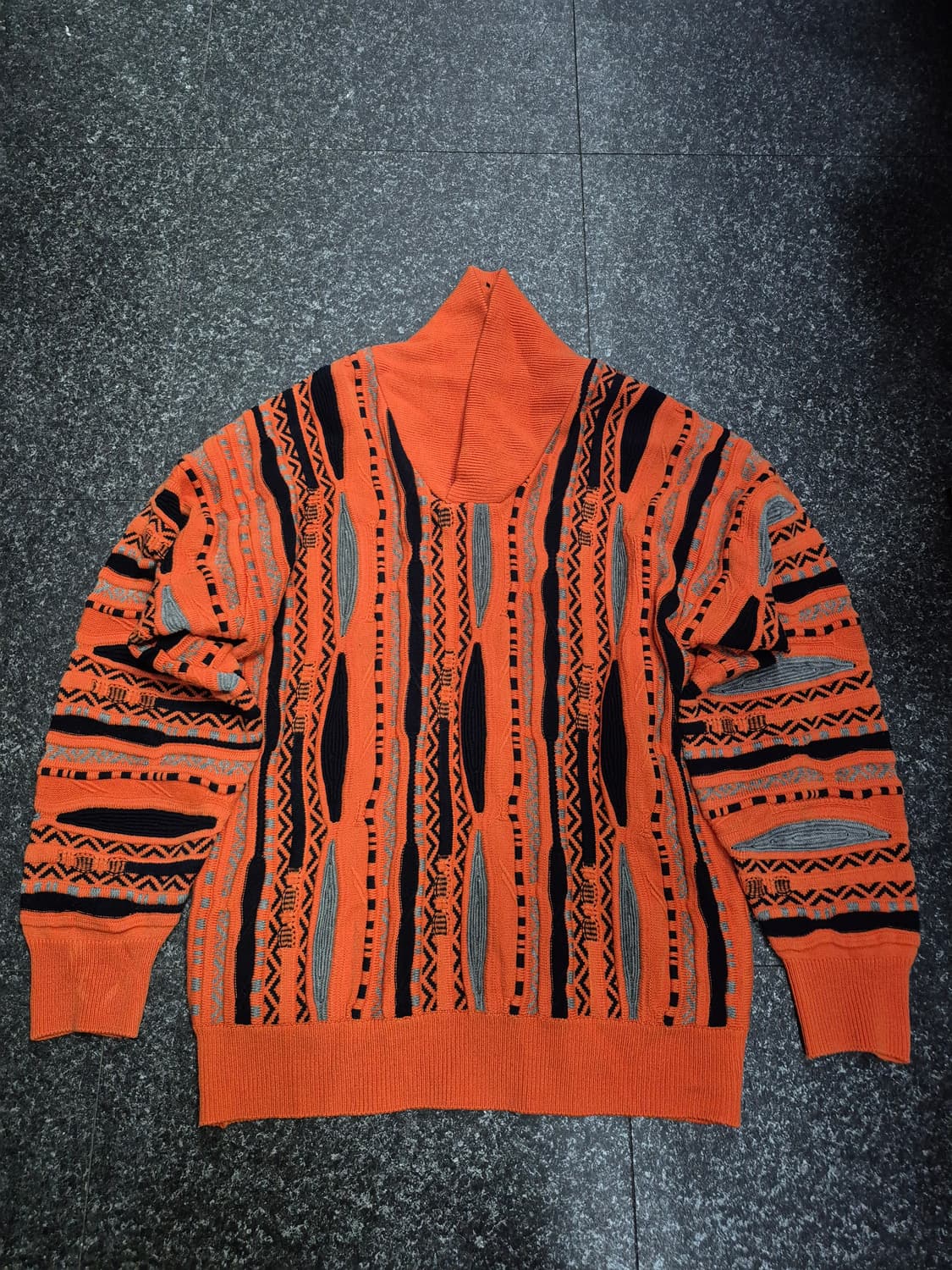 COGGI 오렌지 패턴 플레임 케이블 니트 남성 100사이즈 상품이미지2