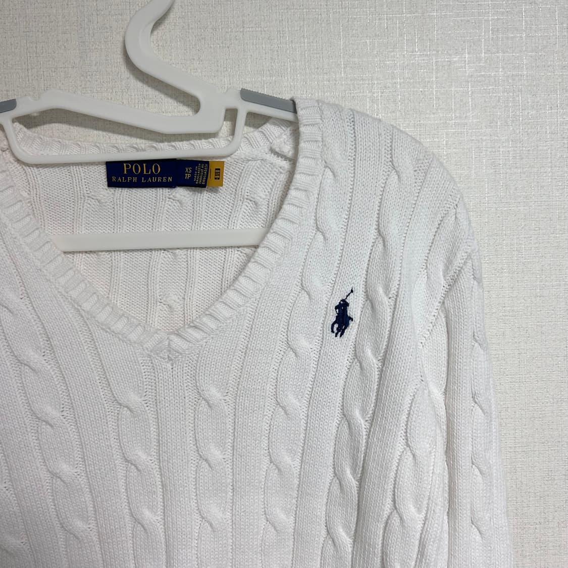 폴로 랄프로렌 신형 큐알 브이넥 꽈배기 니트 화이트 XS 상품이미지5