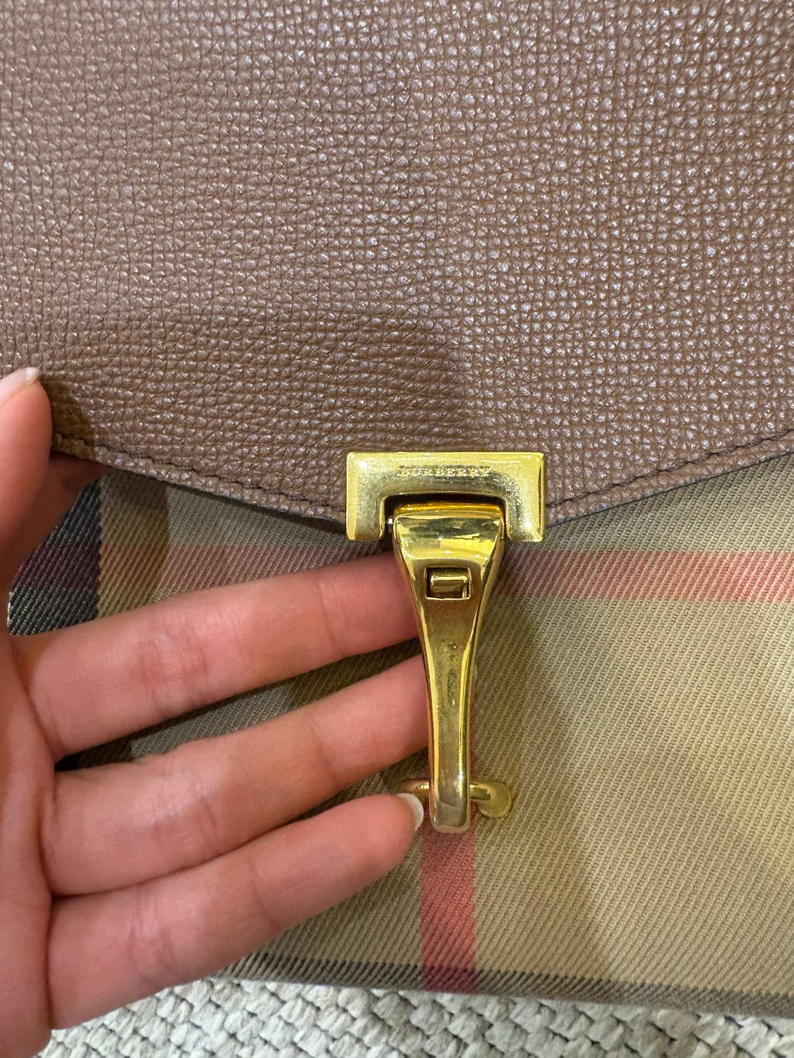 버버리 맥켄 숄더백 상품이미지2