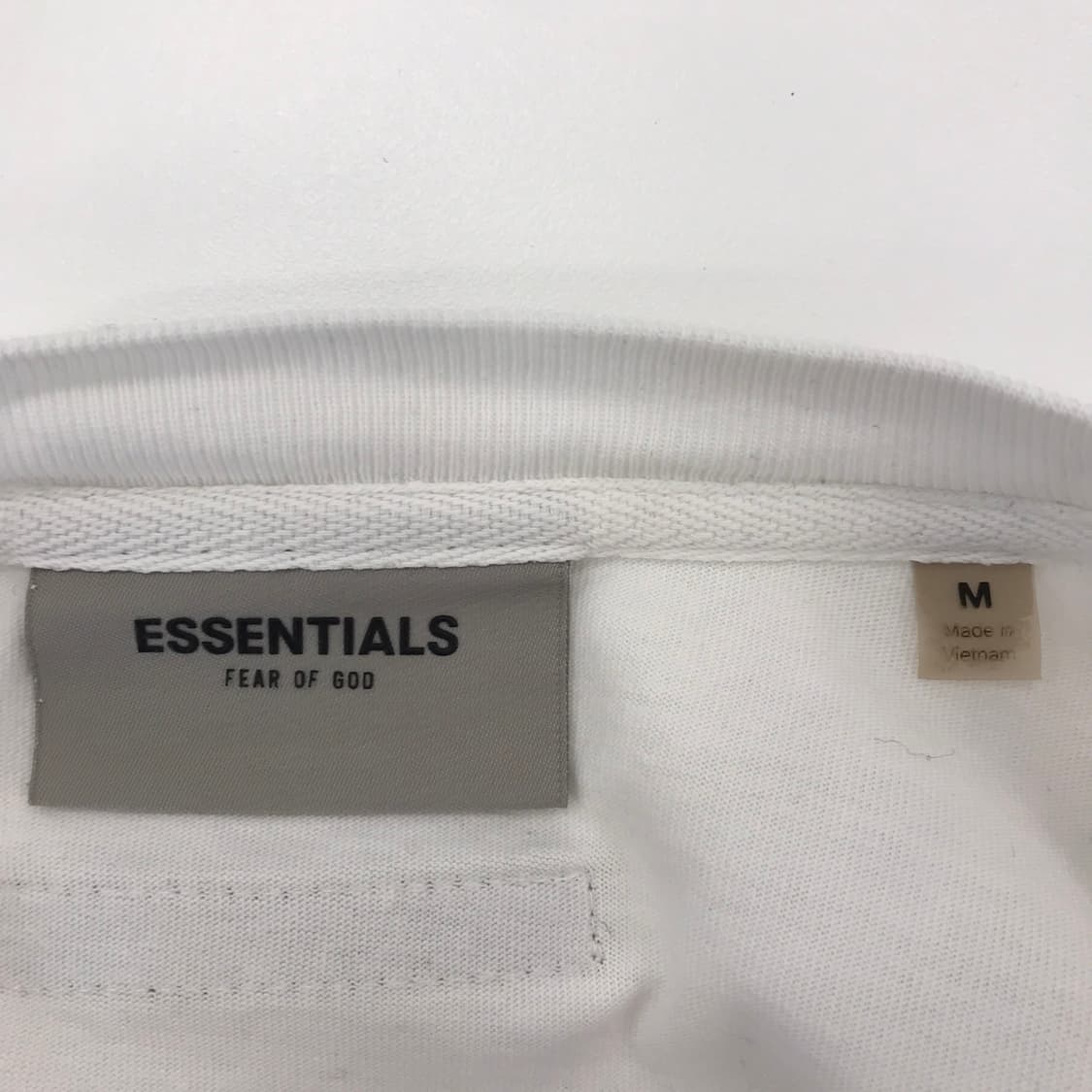 에센셜 ESSENTIALS 화이트 반팔티셔츠 [M사이즈] 상품이미지5