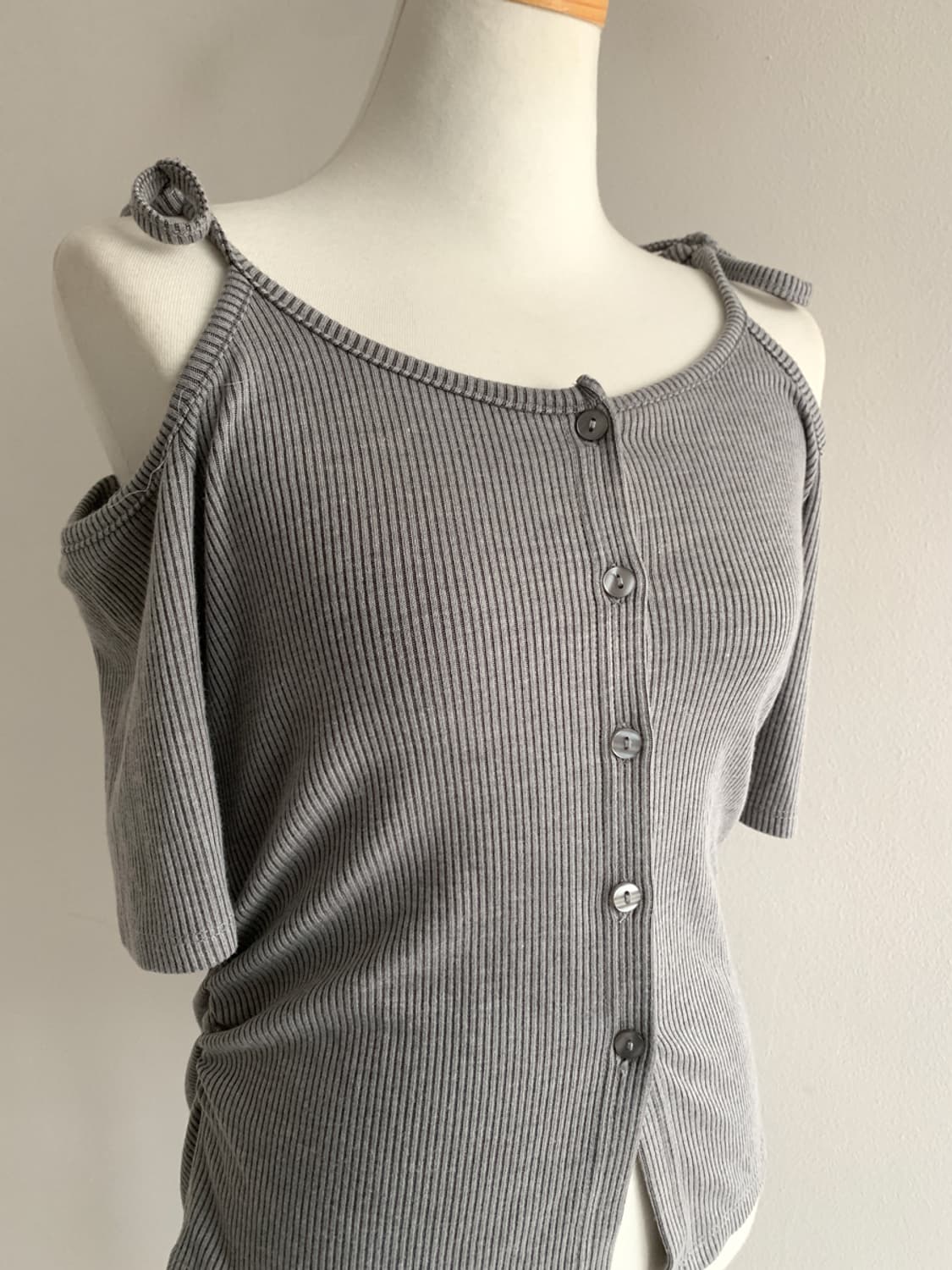 Shoulder Ribbon Button T 상품이미지2