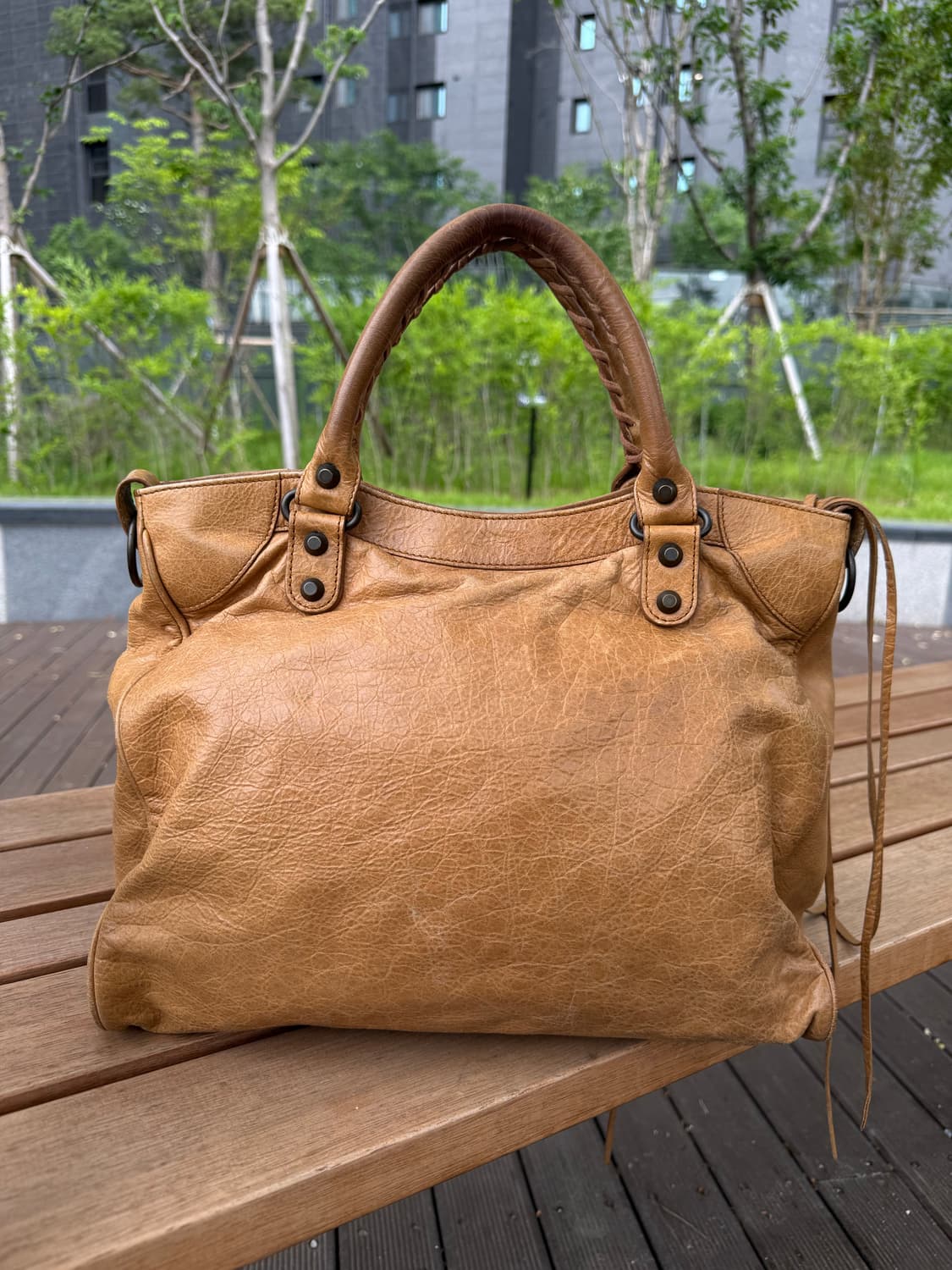 Balenciaga 발렌시아가 레더 시티 모터백 상품이미지2