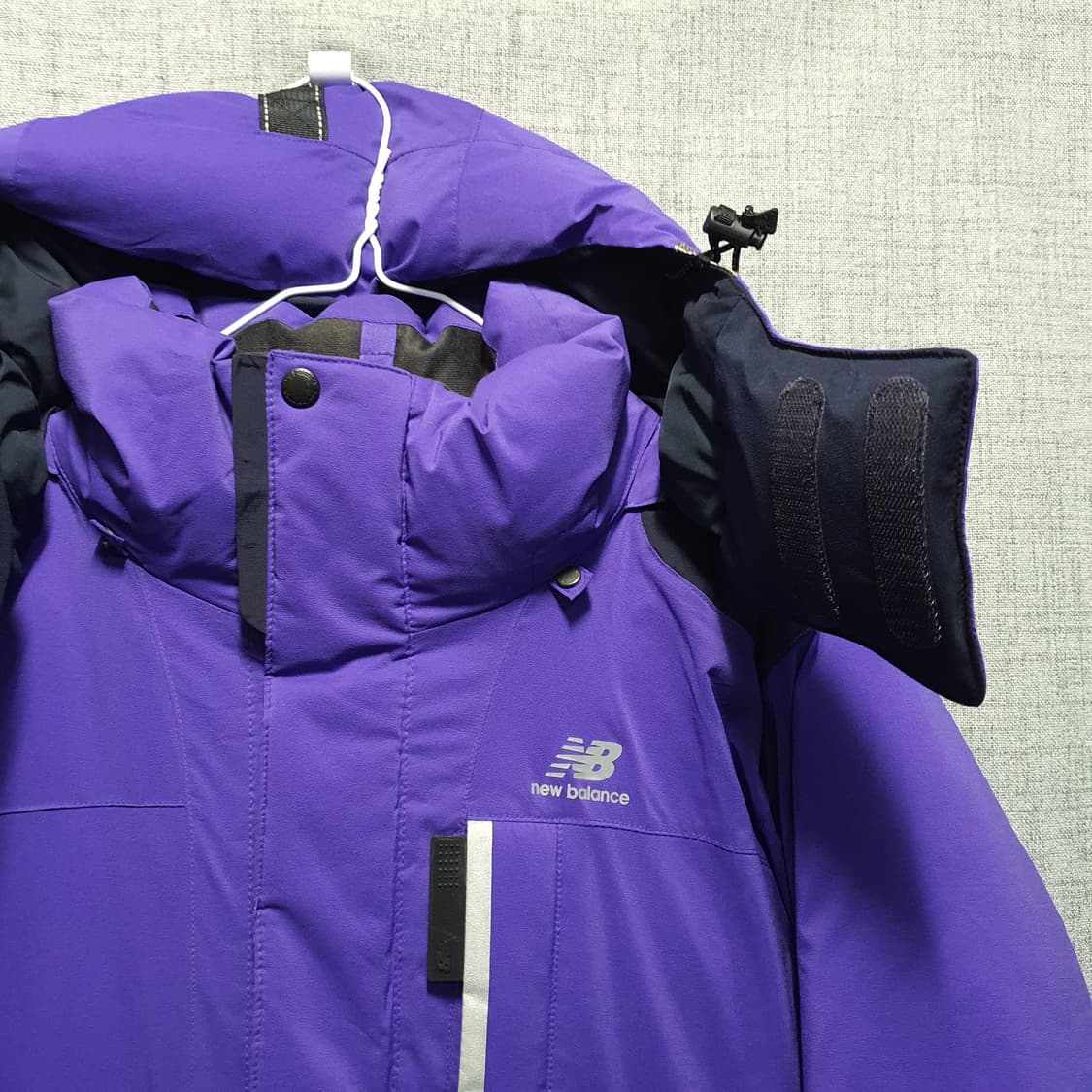 뉴발란스 남성 덕다운 스카치리플렉티브 로고 패딩  상품이미지4