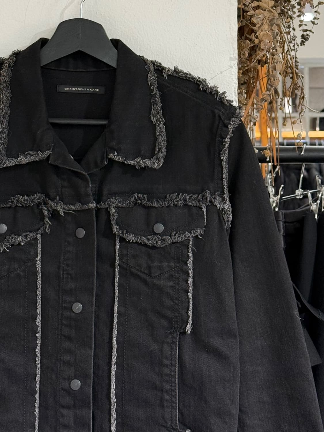 크리스토퍼 케인 블랙 컷오프 데님 트러커 자켓 상품이미지3