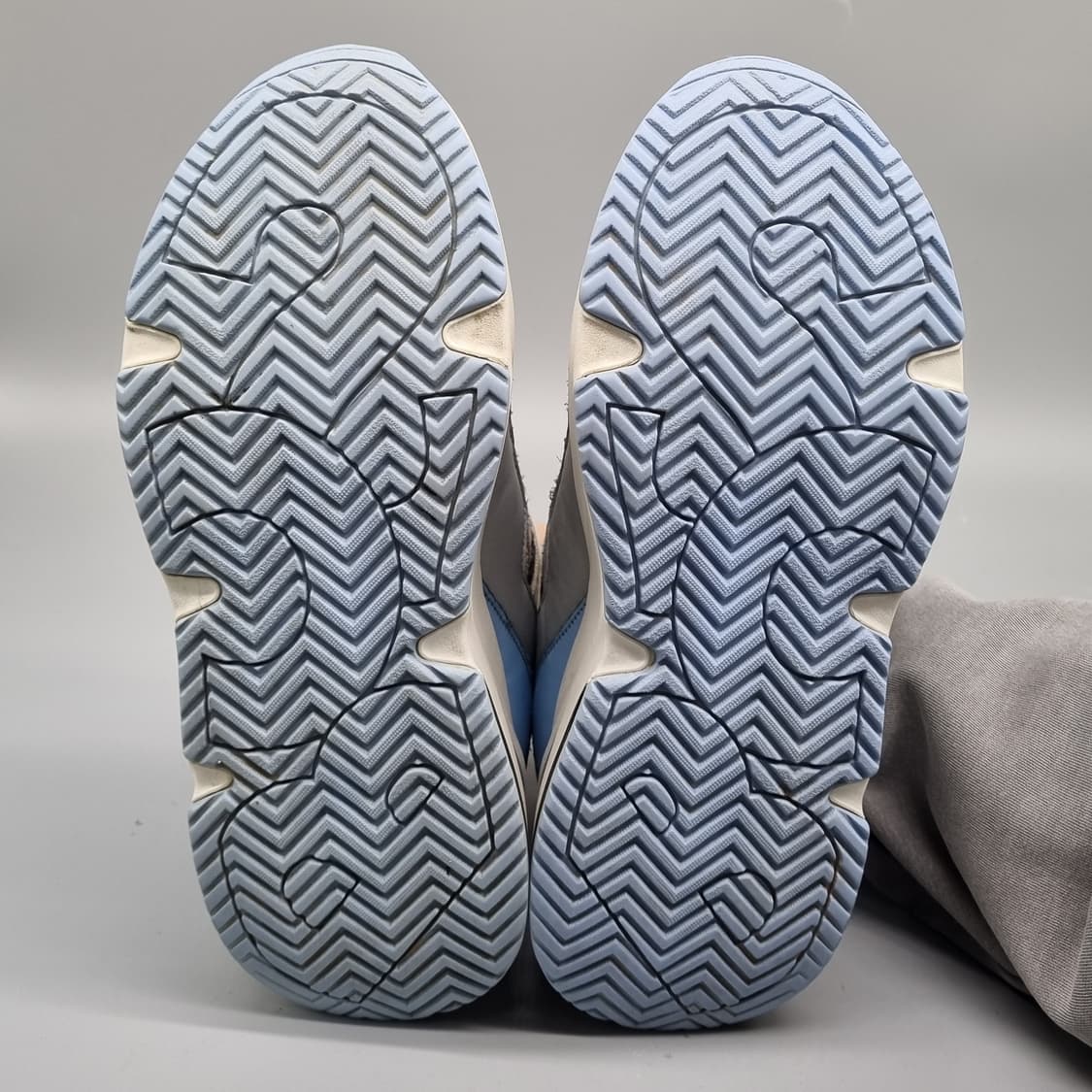 슈콤마보니 풀문 스니커즈255 굽6 상품이미지3