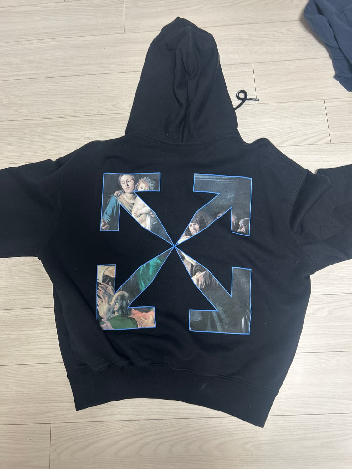 오프화이트 카라바조 후드티 상태s 상품이미지3