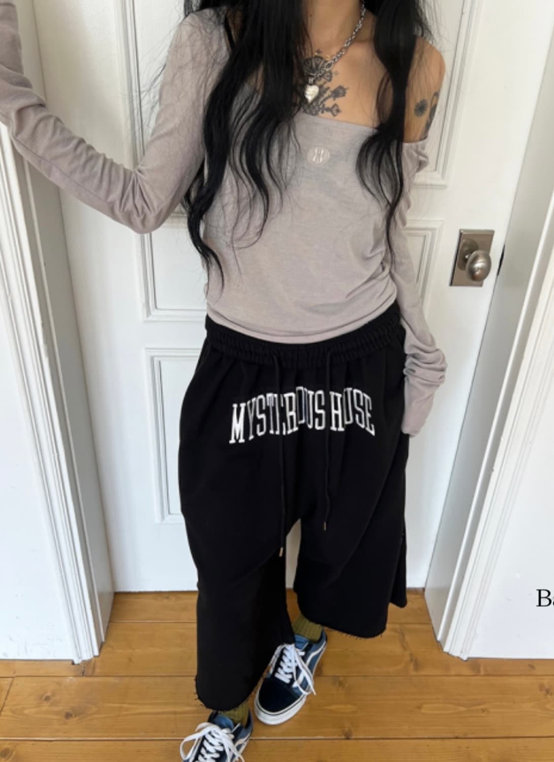 더미스테리어스호텔 린넨 스퀘어 탑 상품이미지1