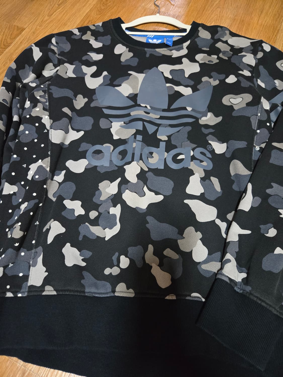 아디다스 왕불꽃 카모 맨투맨(100사이즈) 상품이미지4