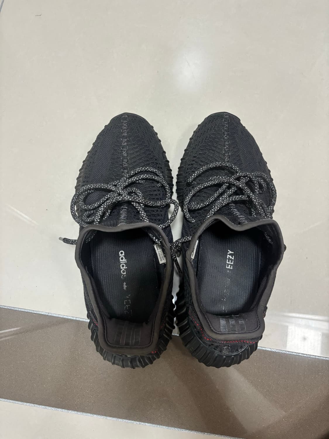 아디다스 이지부스트 350 V2 블랙 상품이미지5