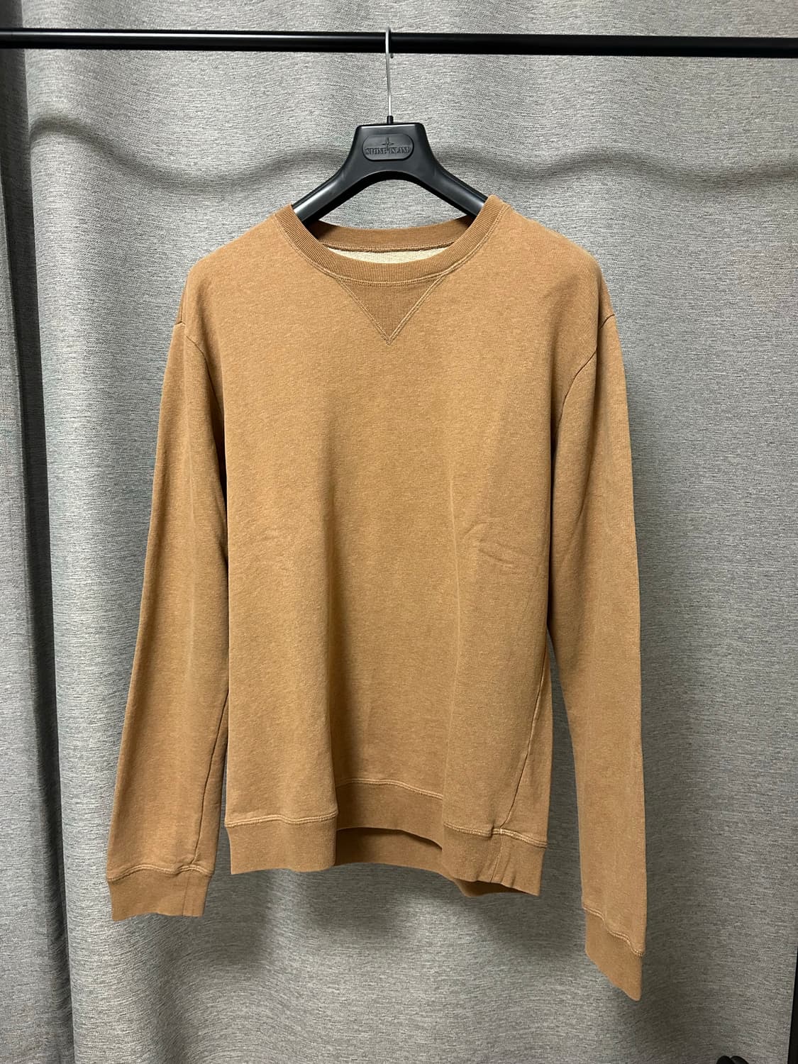 메종마르지엘라 엘보 패치 스티치 맨투맨 브라운 (52) 상품이미지1