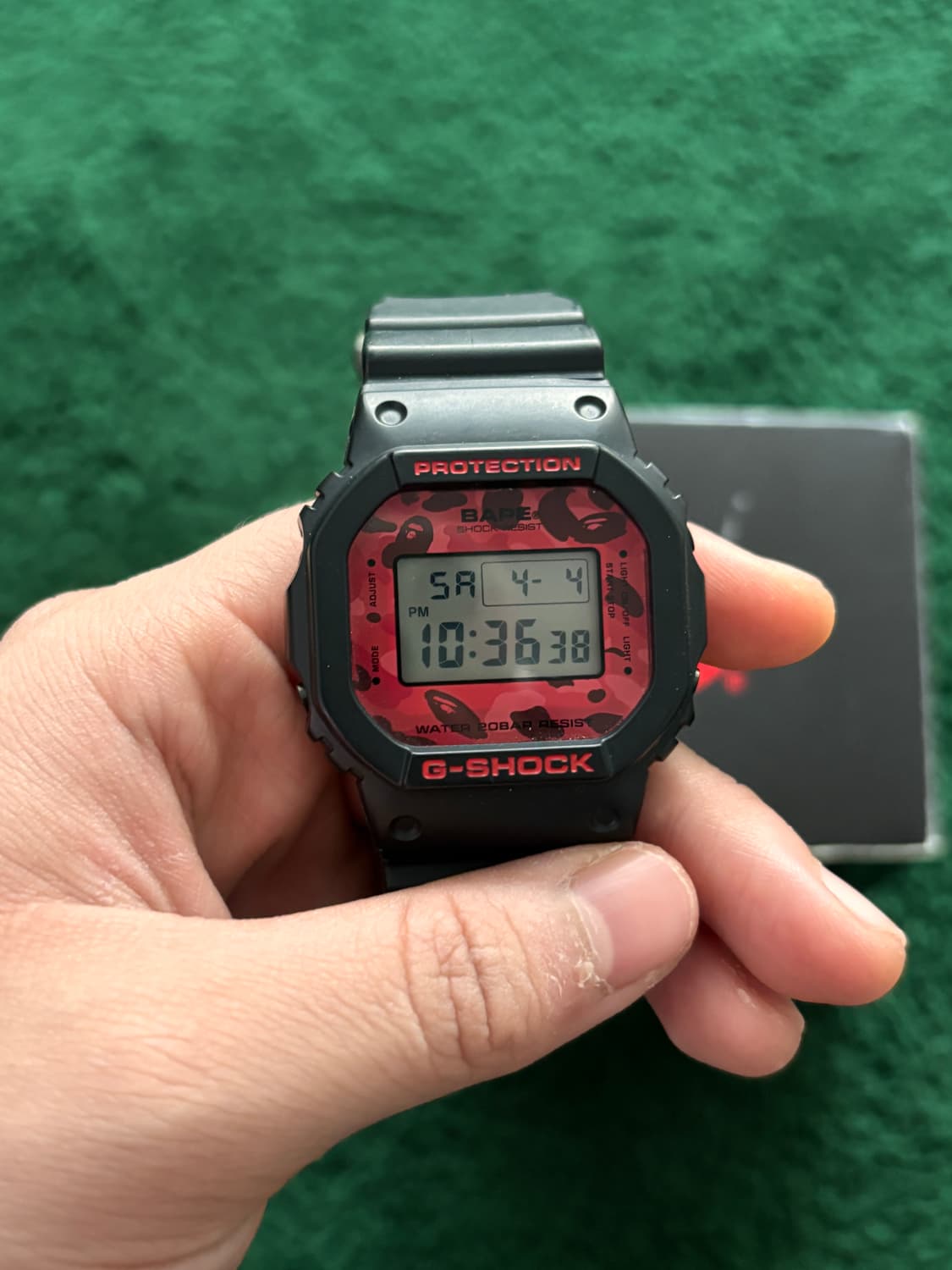 카시오x베이프] DW-5600VT 한정판 시계 상품이미지1