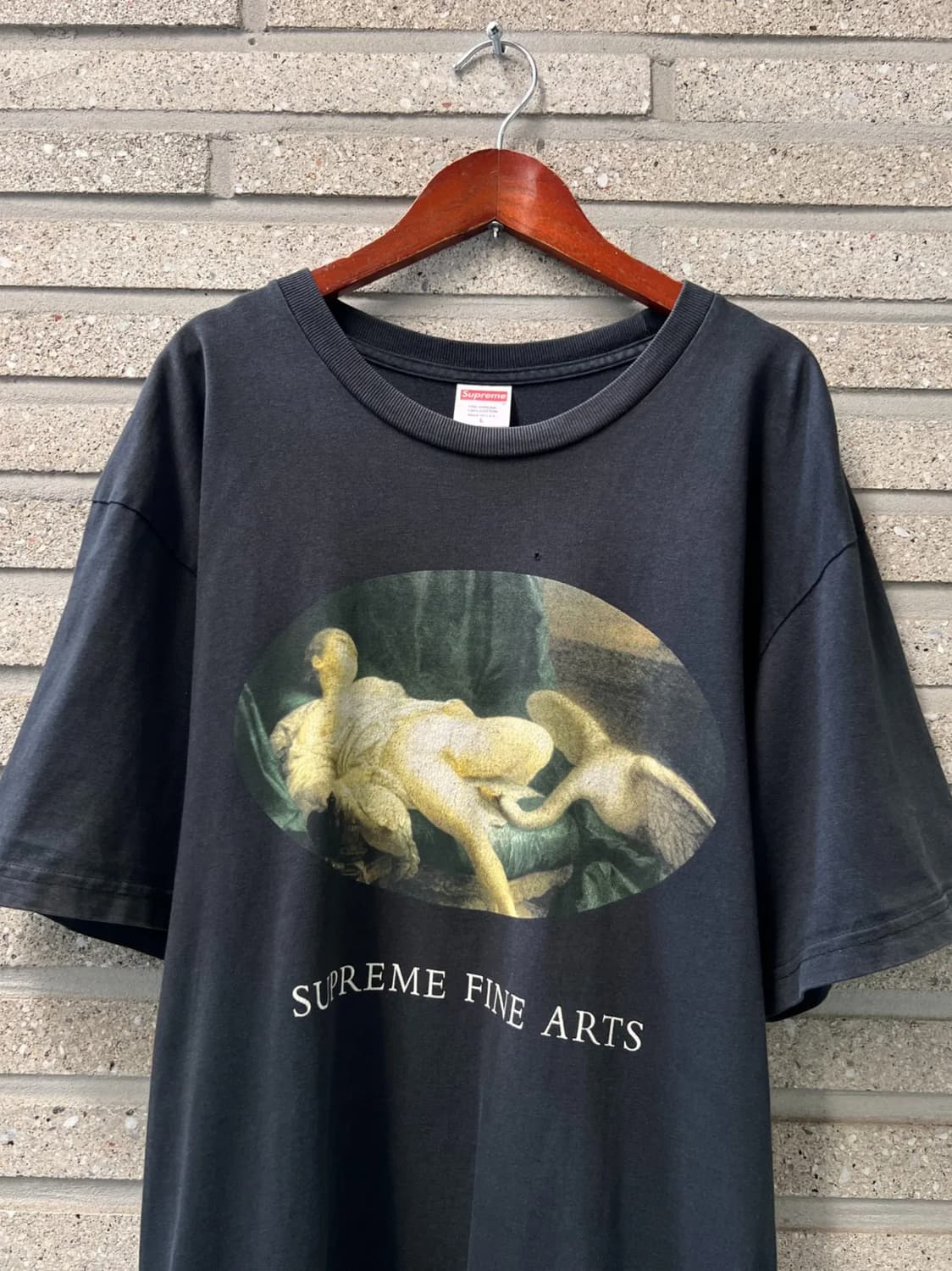 [L]Supreme 슈프림 19ss 레다 앤 더 스완 블랙 티셔츠 상품이미지1