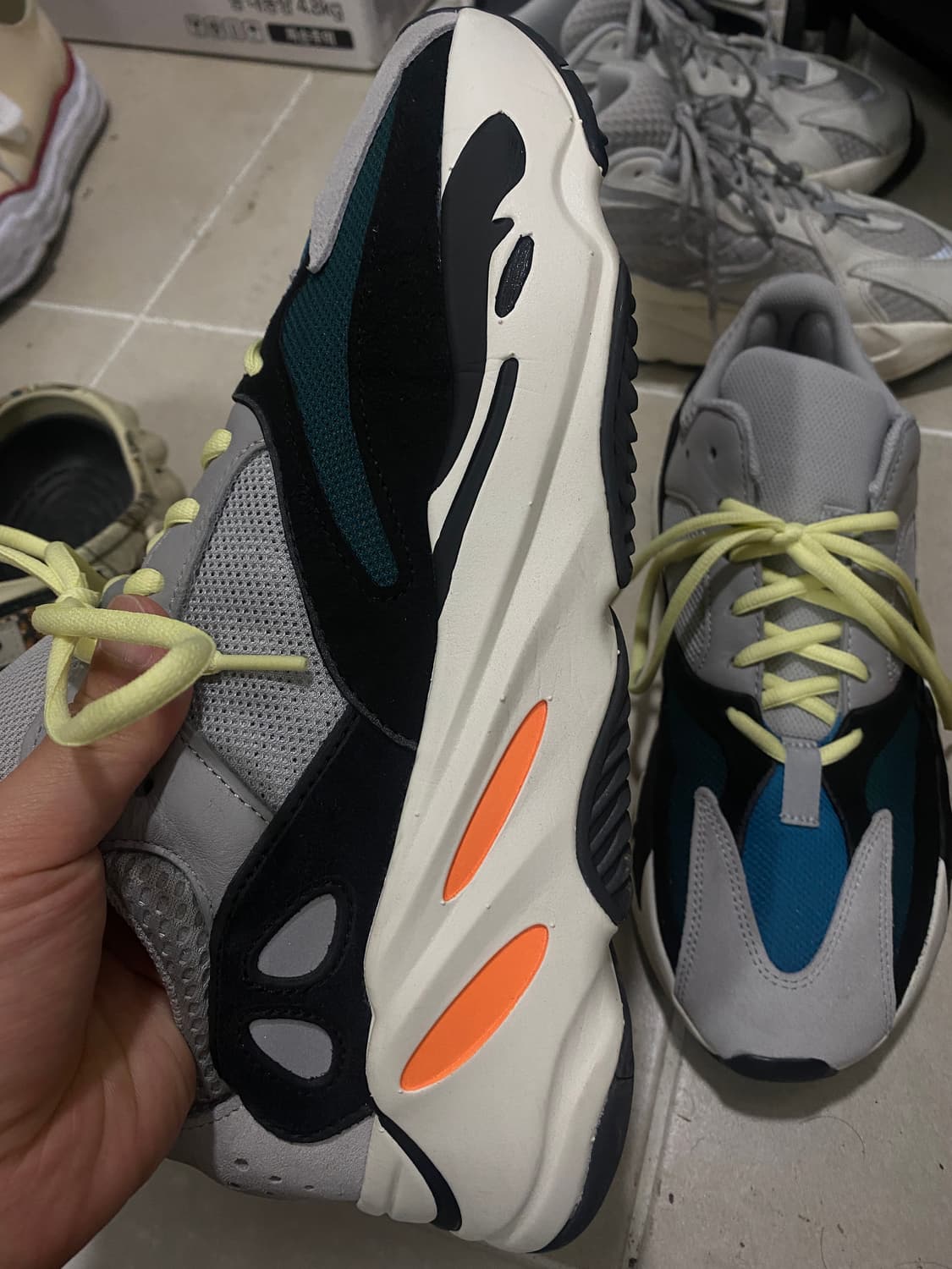 아디다스 이지 700 웨이브러너 295 상품이미지3