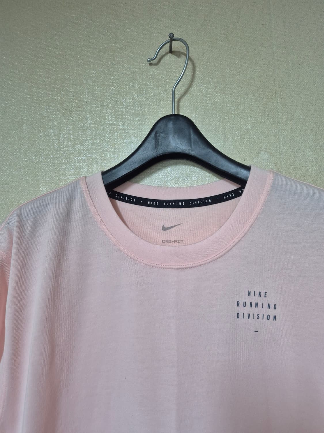 나이키 페일코랄 디비전 런 상품이미지2