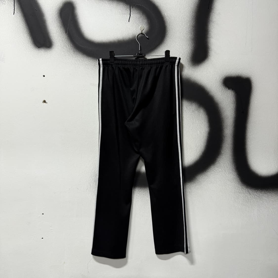 아디다스 사이드 디테일 원 포인트 트랙 팬츠 상품이미지2