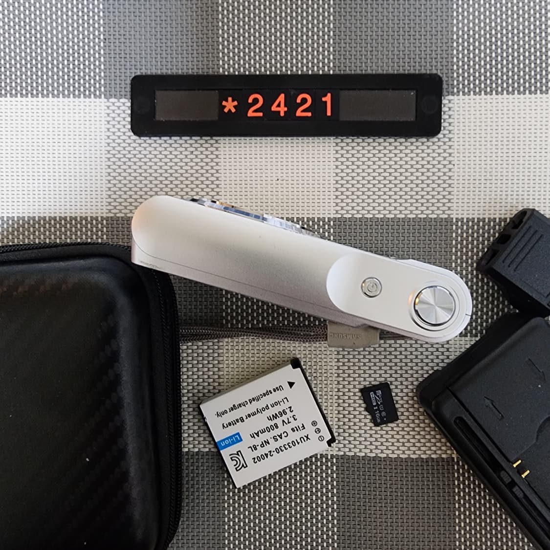 부이 Y2K 디지털카메라 파우치포함 상품이미지3