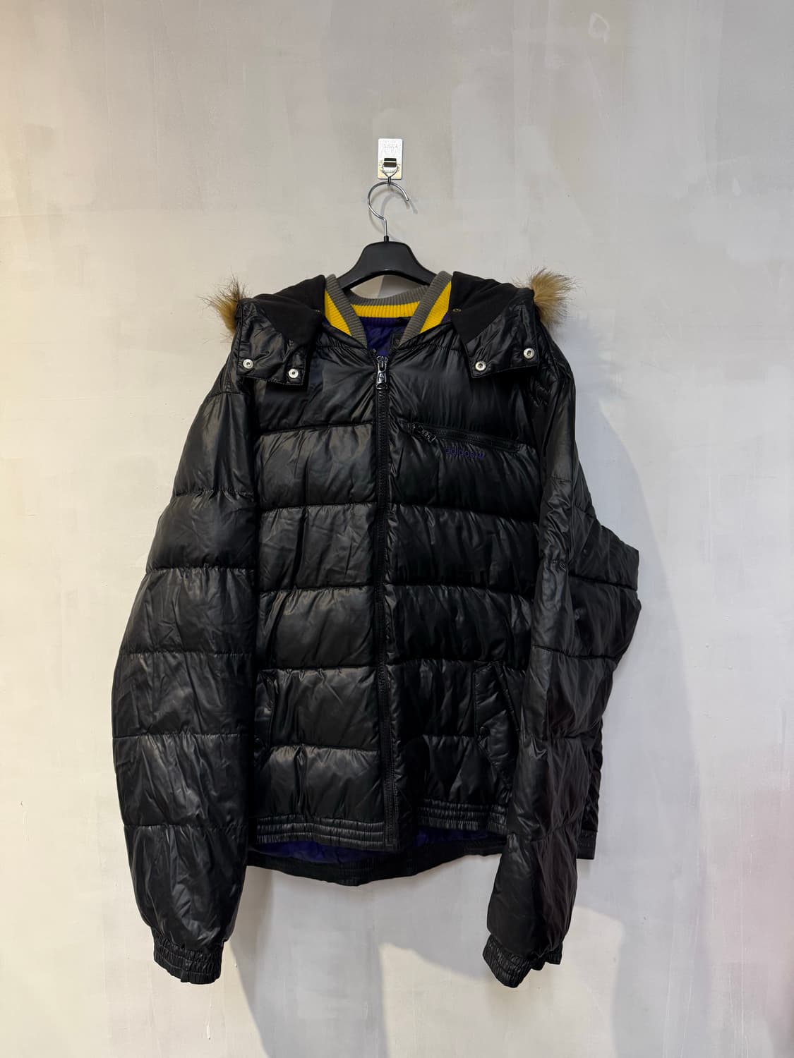 아디다스 블랙 퍼 패딩 상품이미지1