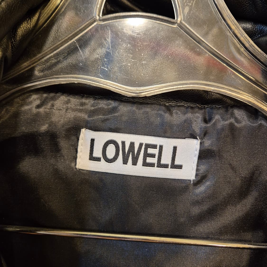 FREE(착샷잇음) 블랙 버핑레더 패딩조끼  상품이미지5