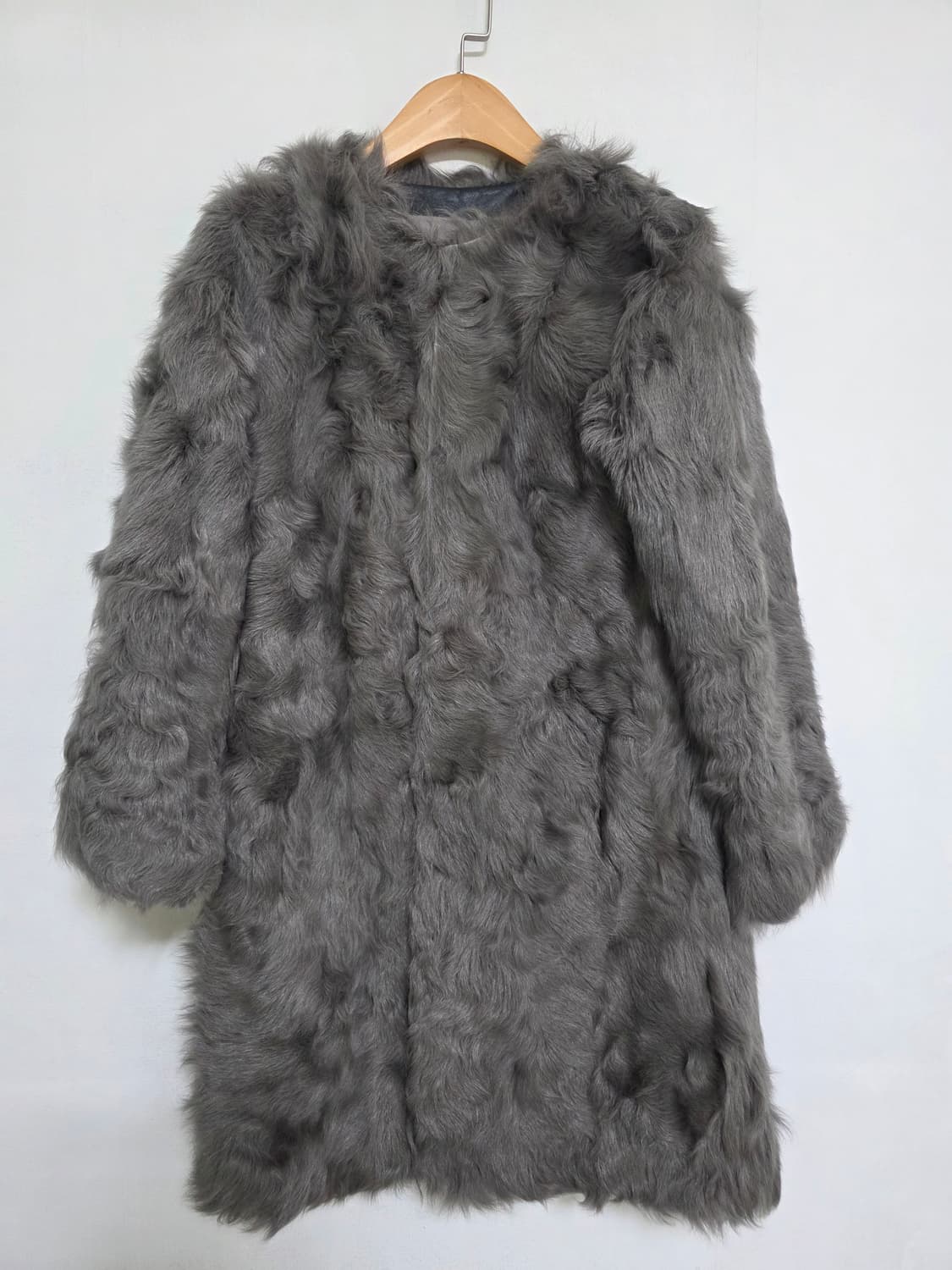 자라 ZARA WOMAN 100% 새끼양가죽 롱 퍼코트 (M사이즈) 상품이미지1