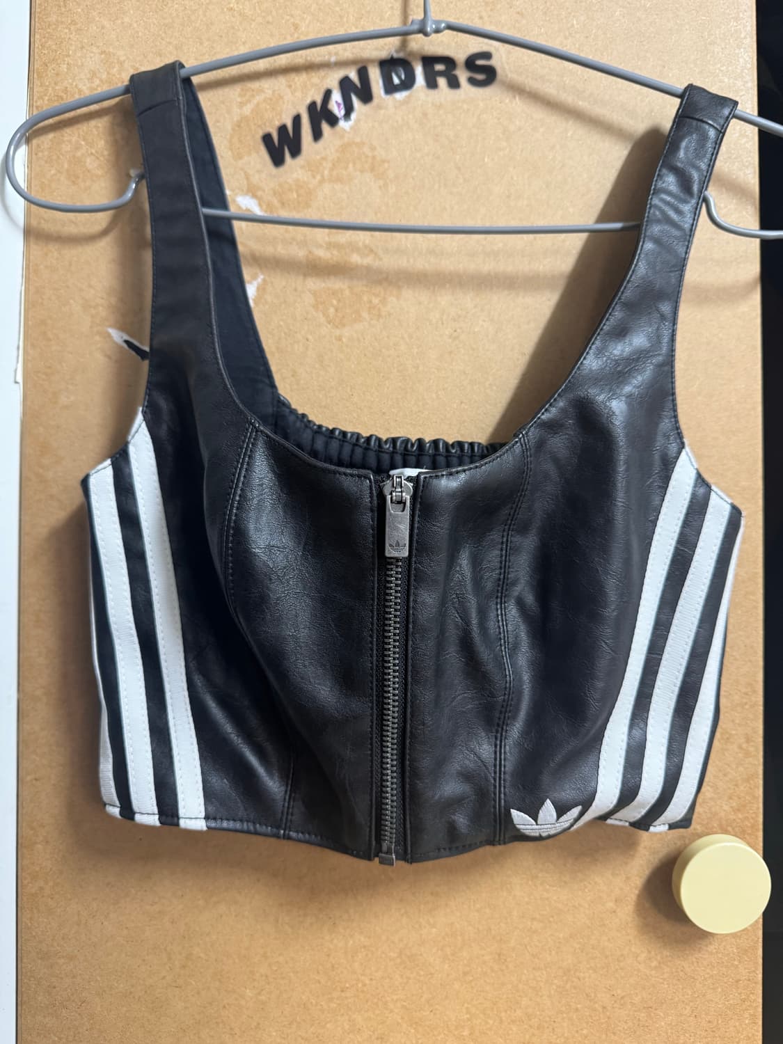 아디다스 레더 크롭 탑 상품이미지1
