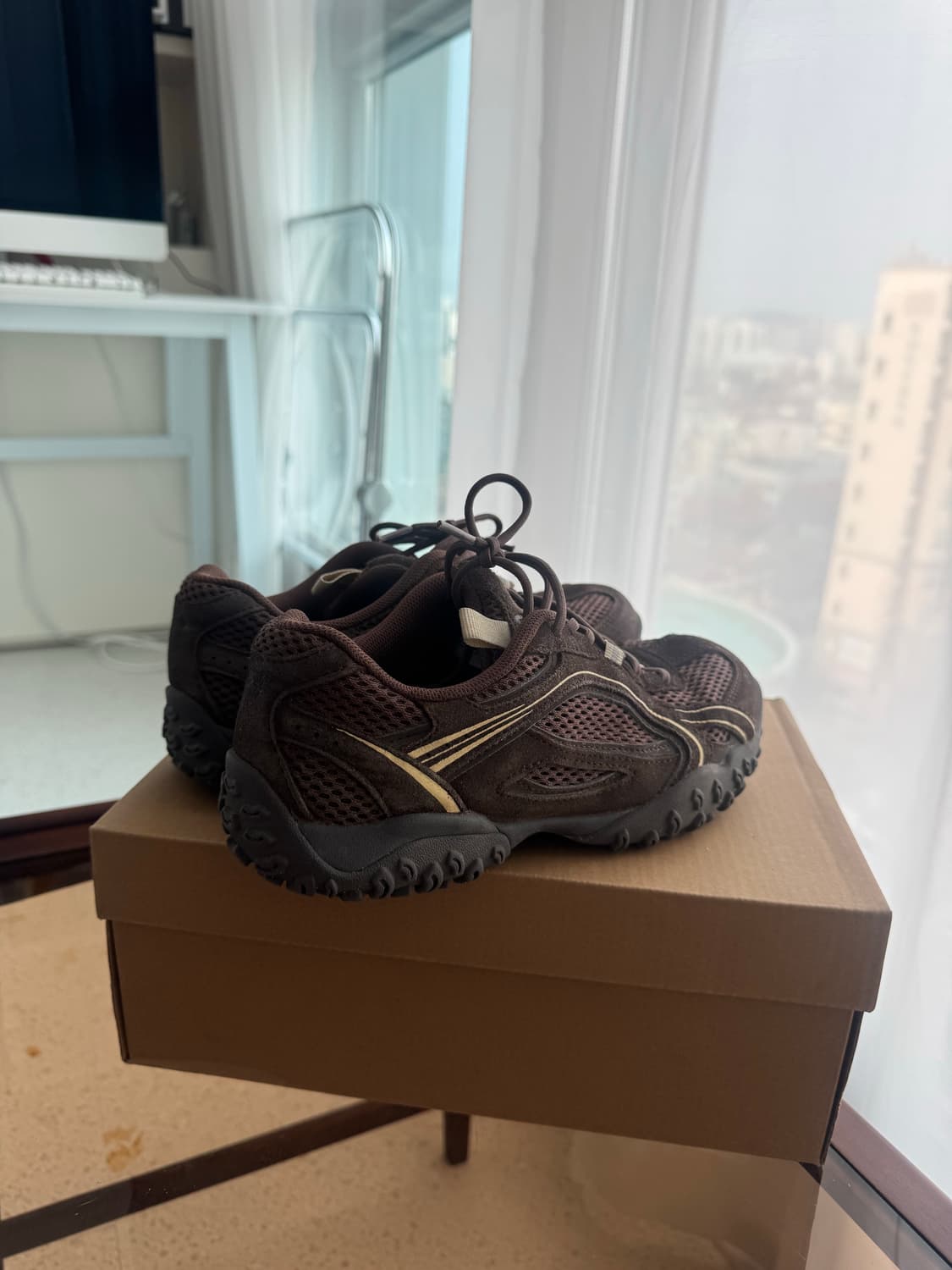 휠라 에샤페 초코 한소희 운동화 235 상품이미지5