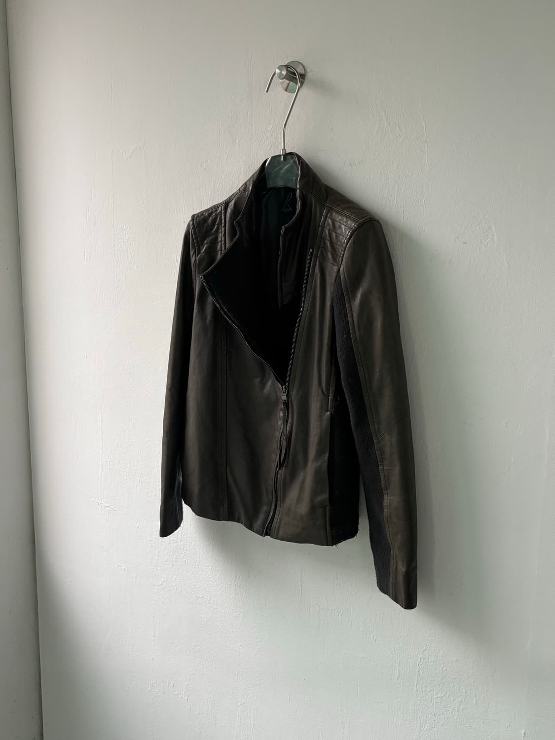 일라리아 니스트리 사선 램스킨 자켓  상품이미지4