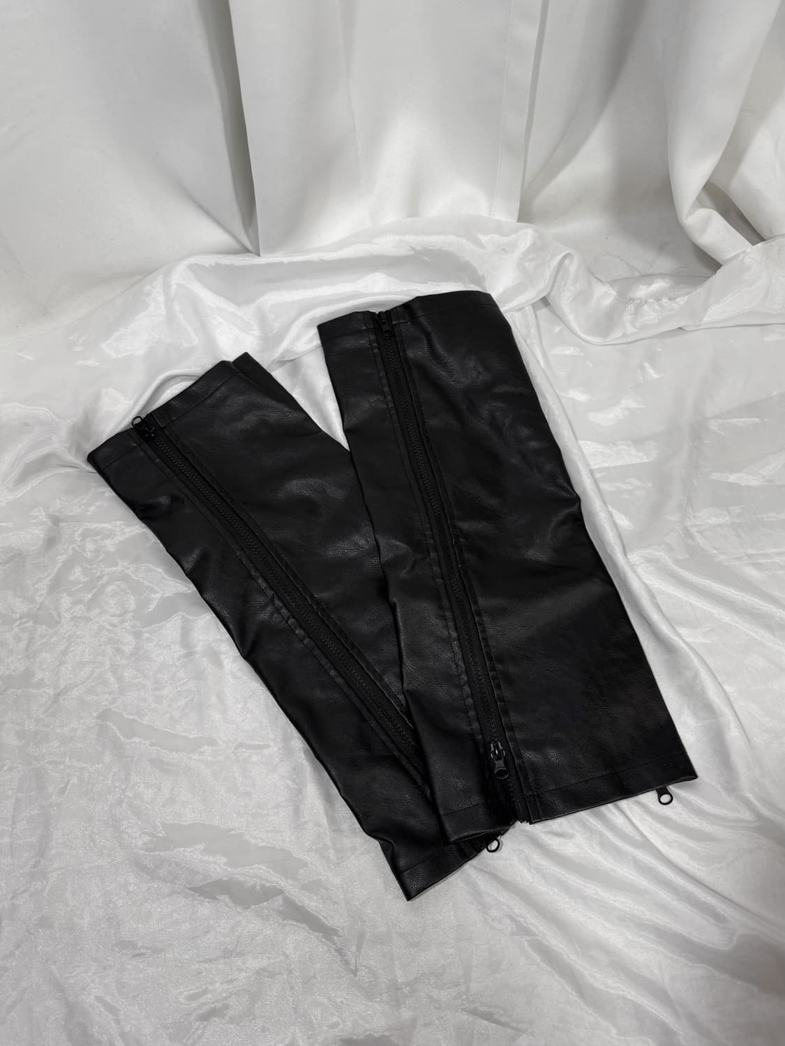 leather zipper leg warmer 상품이미지2