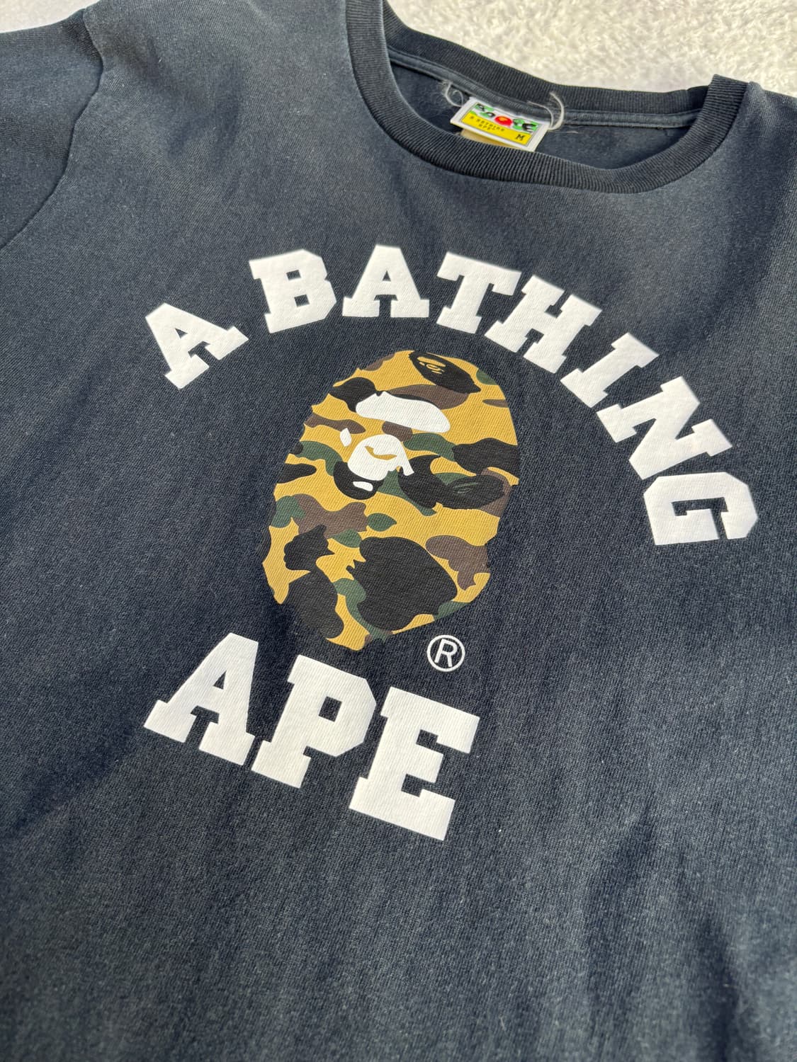 [예약중] 베이프 카모 로고 반팔 m사이즈 상품이미지4