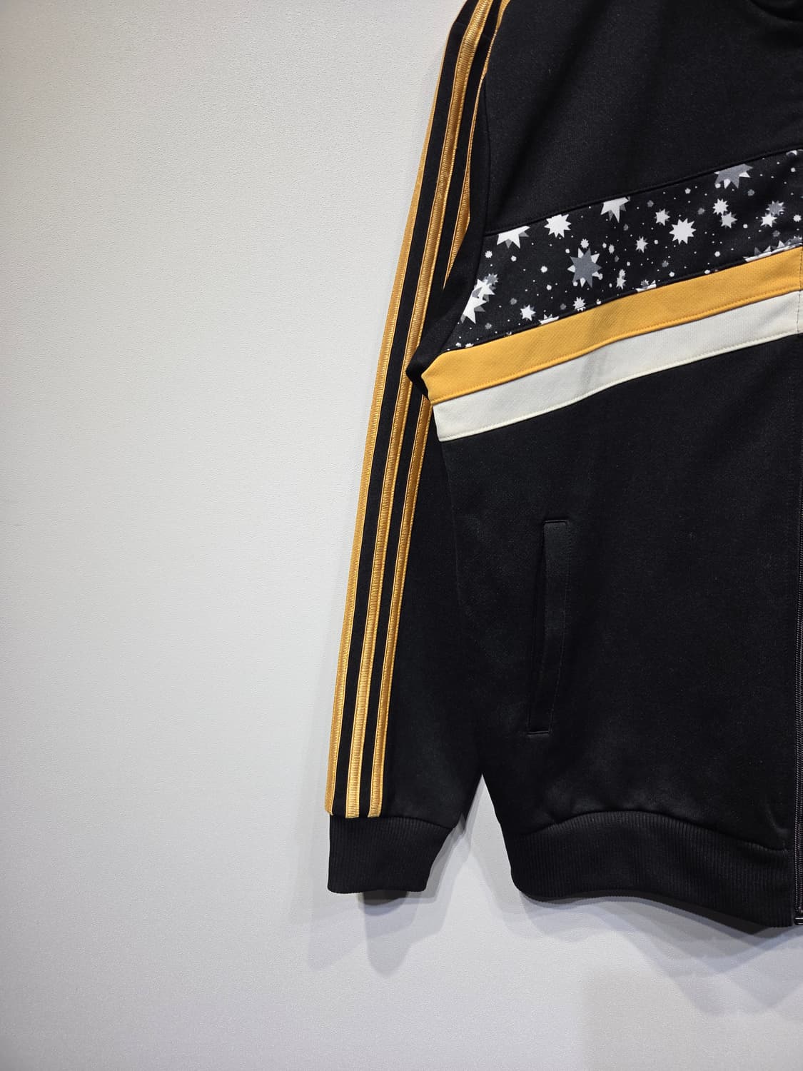 아디다스 별 패턴 골드 삼선 트랙탑 져지 상품이미지4