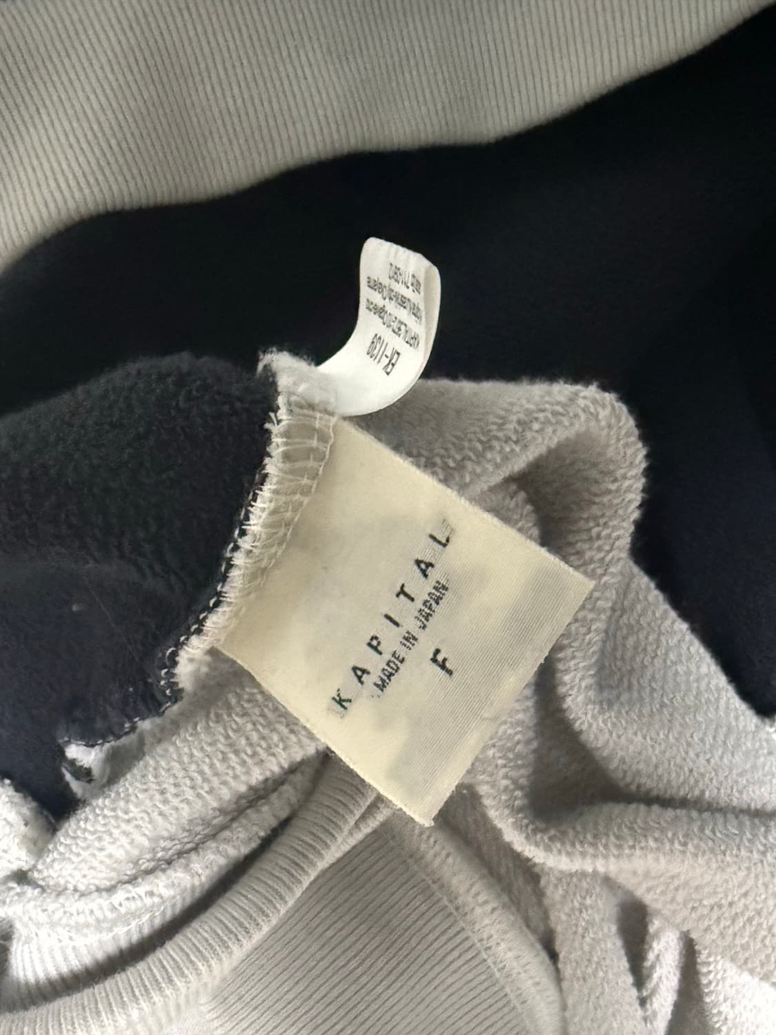 캐피탈 투톤 본스웻 맨투맨 상품이미지3