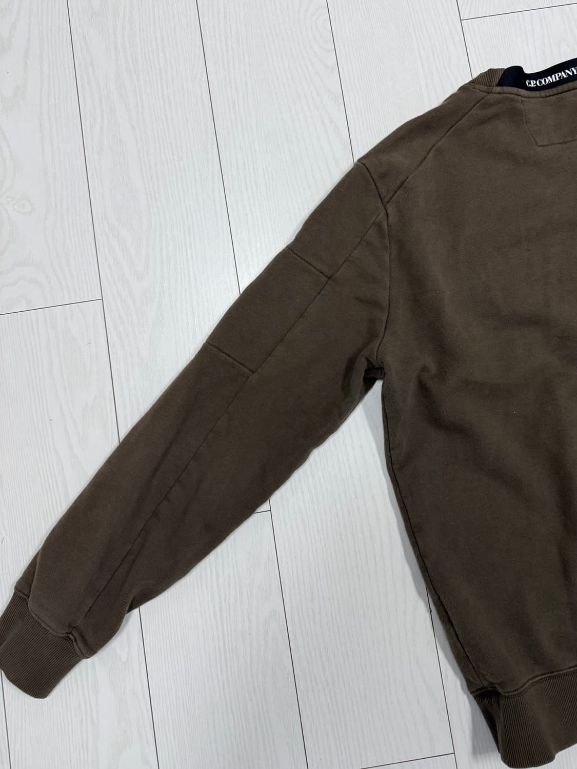 CP 컴퍼니 맨투맨 카키 L 상품이미지4