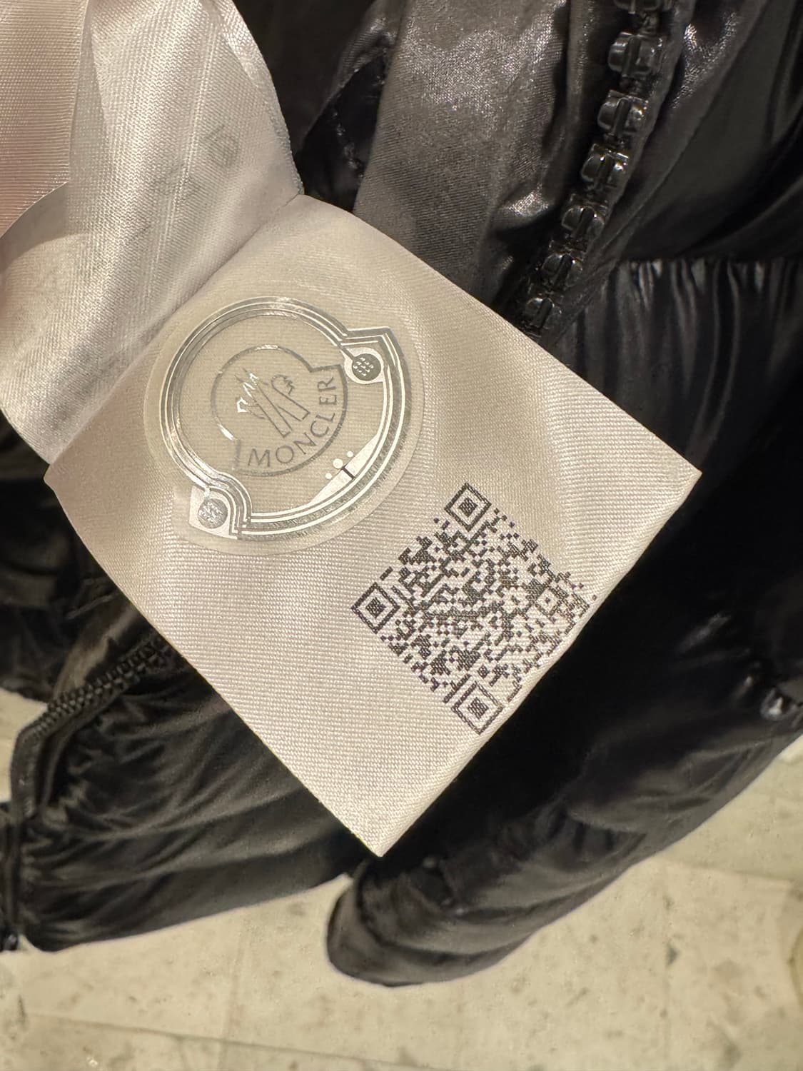 몽클레어 마야 유광패딩 4사이즈 민트급 풀구성 상품이미지5