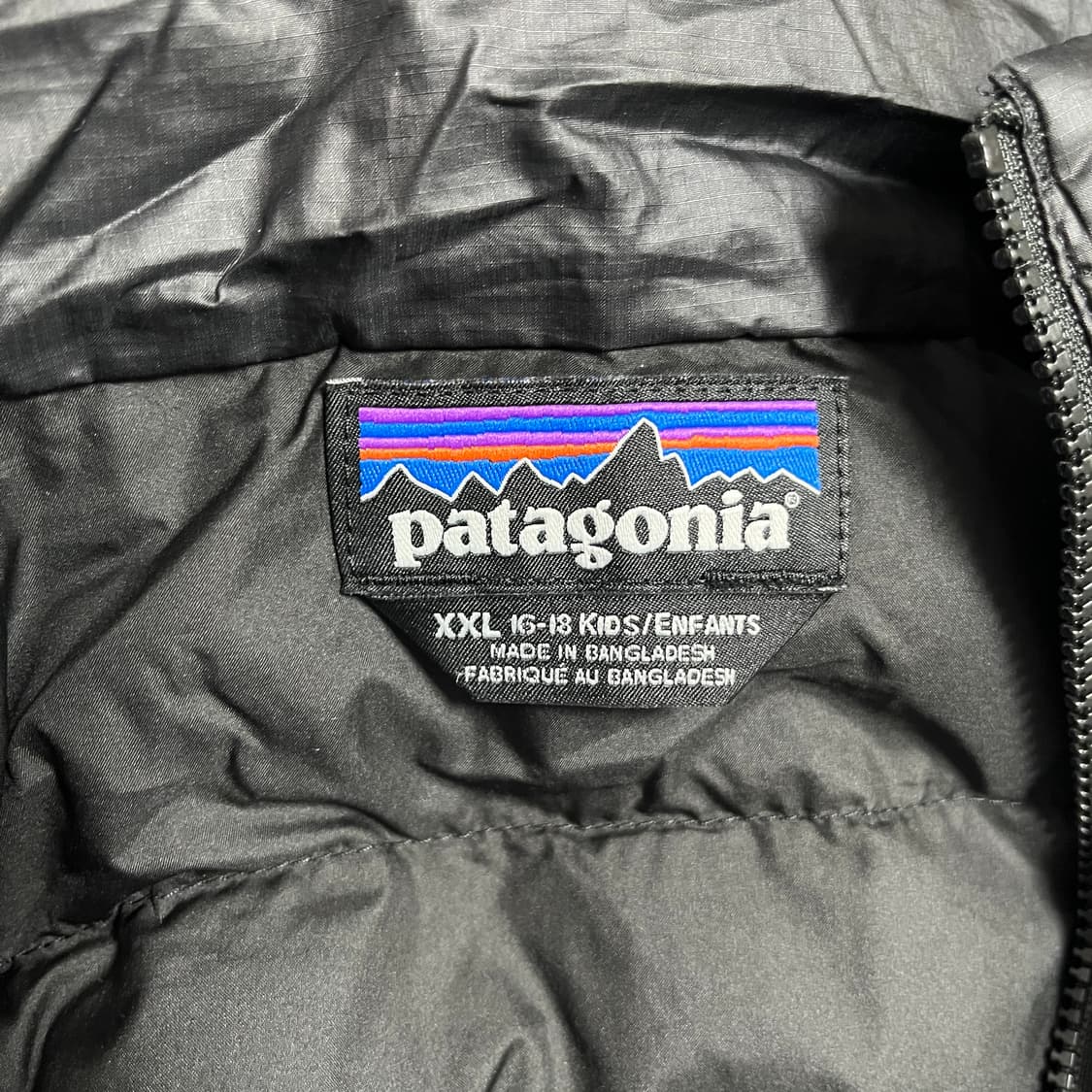 파타고니아 경량패딩 키즈 xxl 블랙 상품이미지3