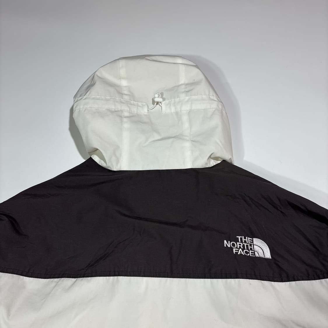 노스페이스 아이보리 배색 아웃도어 자켓 상품이미지9