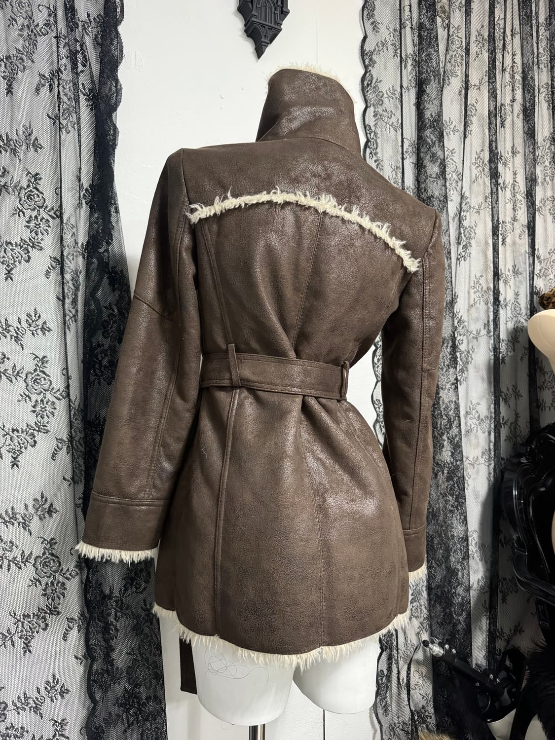 Brown long shearling jacket 상품이미지4