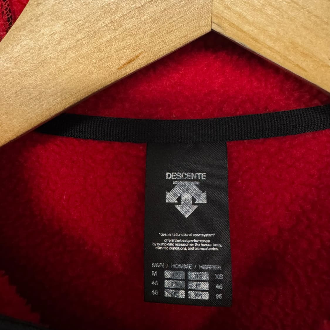 데상트 아우디 후리스 집업 상품이미지3