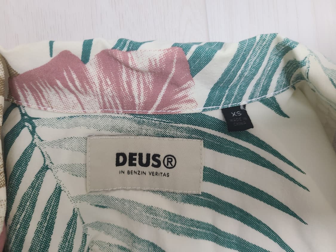 데우스 반팔셔츠 상품이미지3