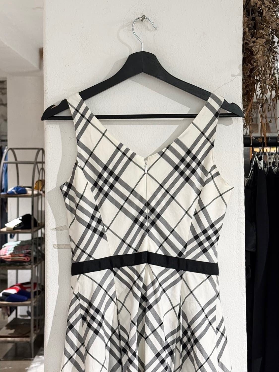 버버리 블루라벨 화이트 체크 슬리브리스 탑 원피스 상품이미지5